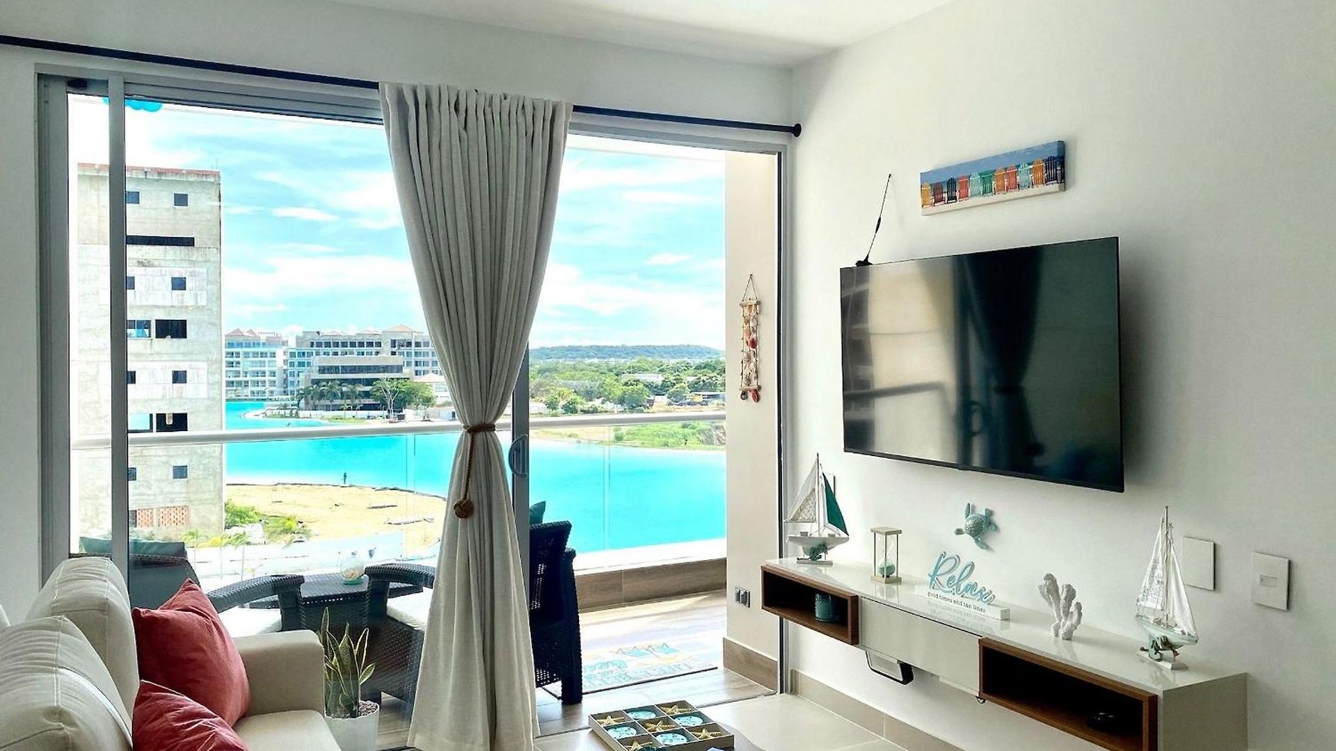 U-go Baia Kristal: Oasis Moderno En