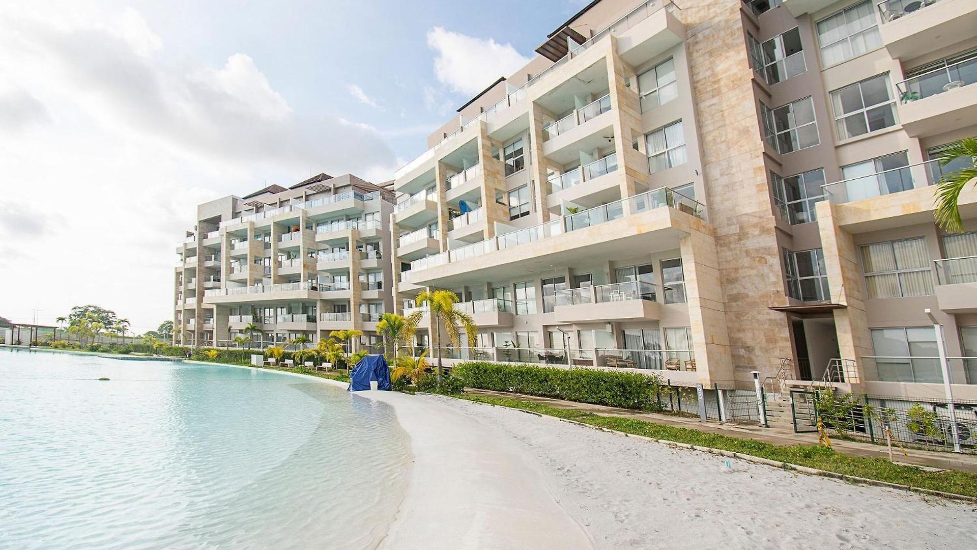 U-go Baia Kristal: Oasis Moderno En * Cartagena