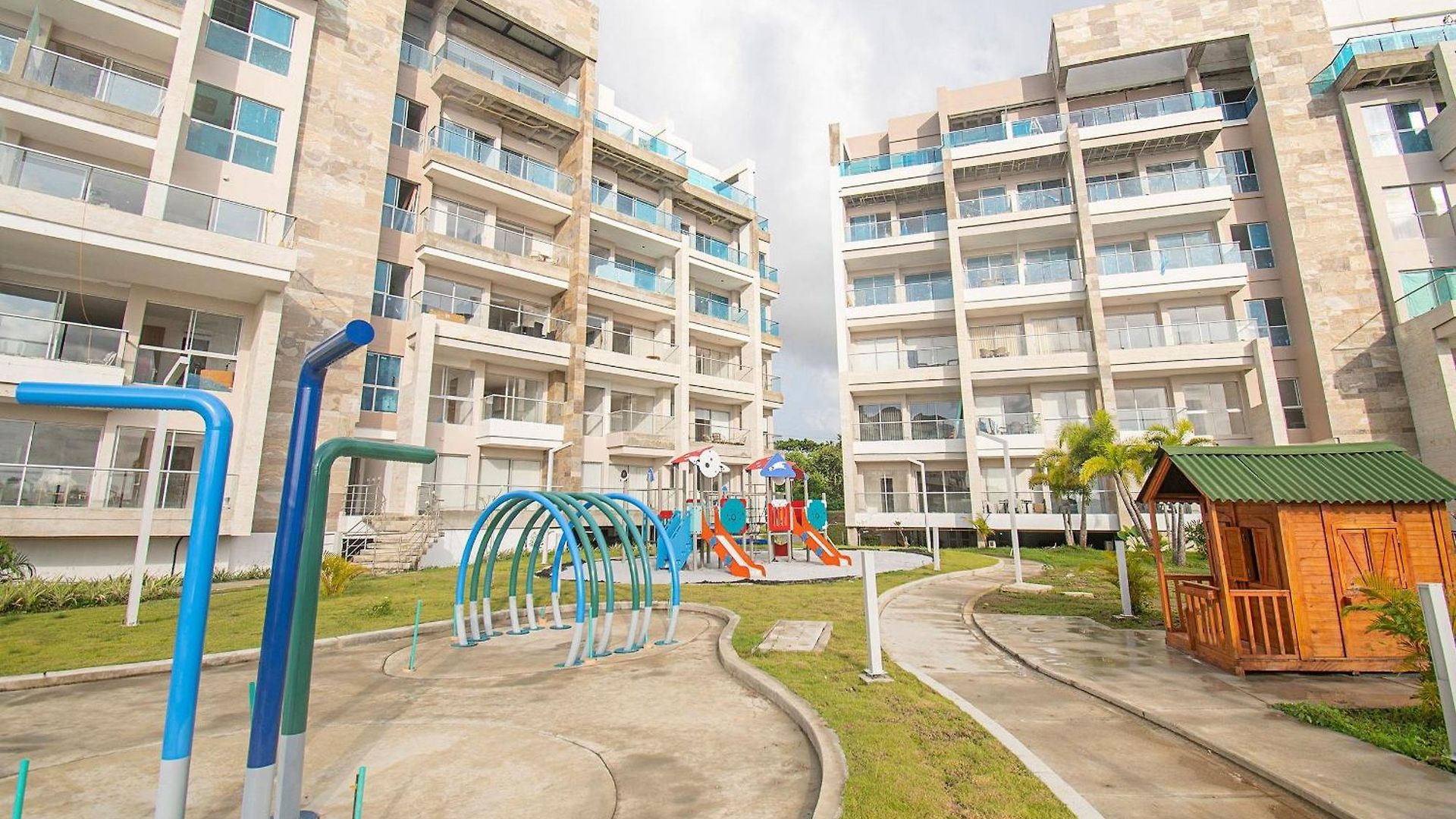 U-go Baia Kristal: Oasis Moderno En