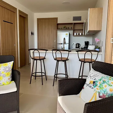 U-go Baia Kristal: Oasis Moderno En * Cartagena
